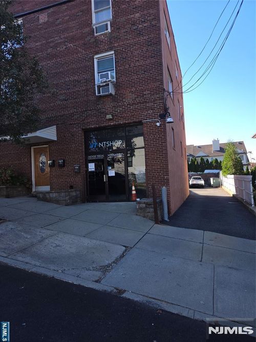 535 Bergen Blvd, Ridgefield, NJ, 07657-2820 | Card Image