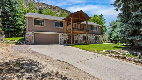 390 Jenny Pl, New Castle, CO, 81647-9462 | Card Image