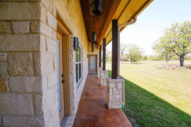 5411 N State Highway 95, Home with 3 bedrooms, 4 bathrooms and 2 parking in Flatonia TX | Image 19