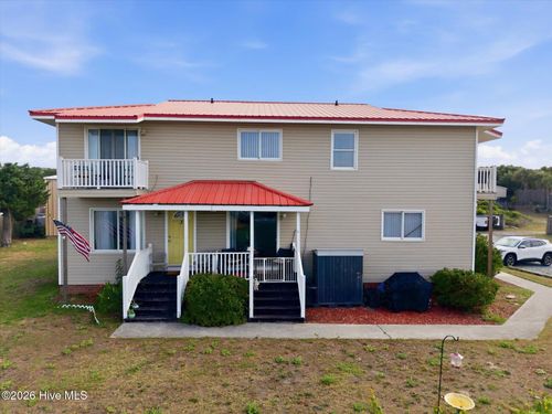 133 Se 48th St, Oak Island, NC, 28465-5250 | Card Image