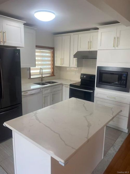 fl-2nd-4327 220th St, Bayside, NY, 11361-3551 | Card Image