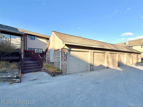 25-11773 Sycamore Dr, Plymouth, MI, 48170-4489 | Card Image