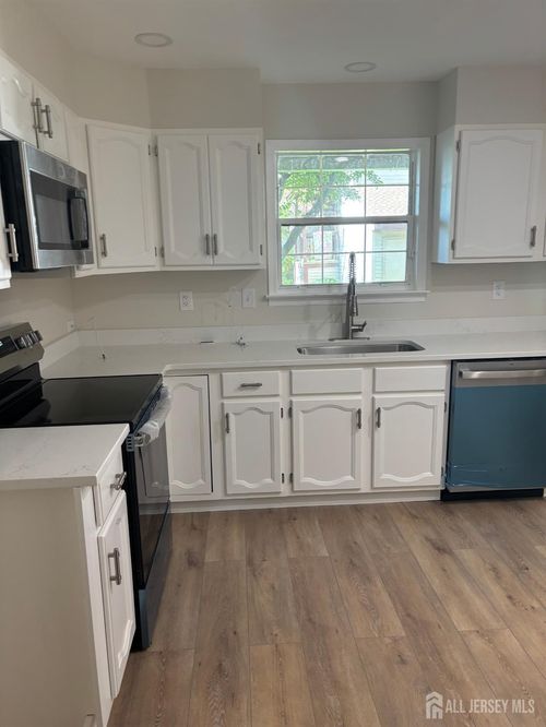 e-8 Benjamin Franklin Dr, Monroe, NJ, 08831 | Card Image