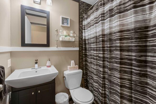 131 Macewan Meadow Way Nw, House other with 3 bedrooms, 3 bathrooms and 5 parking in Calgary AB | Image 17