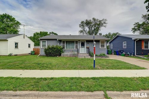 1148 Briarcliff Ln, Clinton, IA, 52732-6271 | Card Image