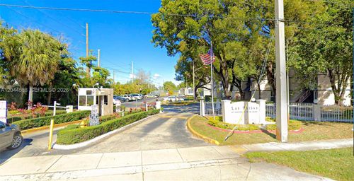 d110-7035 Nw 186th St, Hialeah, FL, 33015-8312 | Card Image