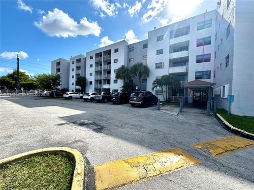404-8145 Nw 7th St, Miami, FL, 33126-4083 | Card Image