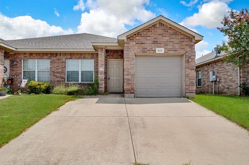 824 Walnut St, Burleson, TX, 76028-8417 | Card Image