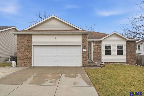 8111 Elizabeth Drive, Lincoln, NE, 68505 | Card Image