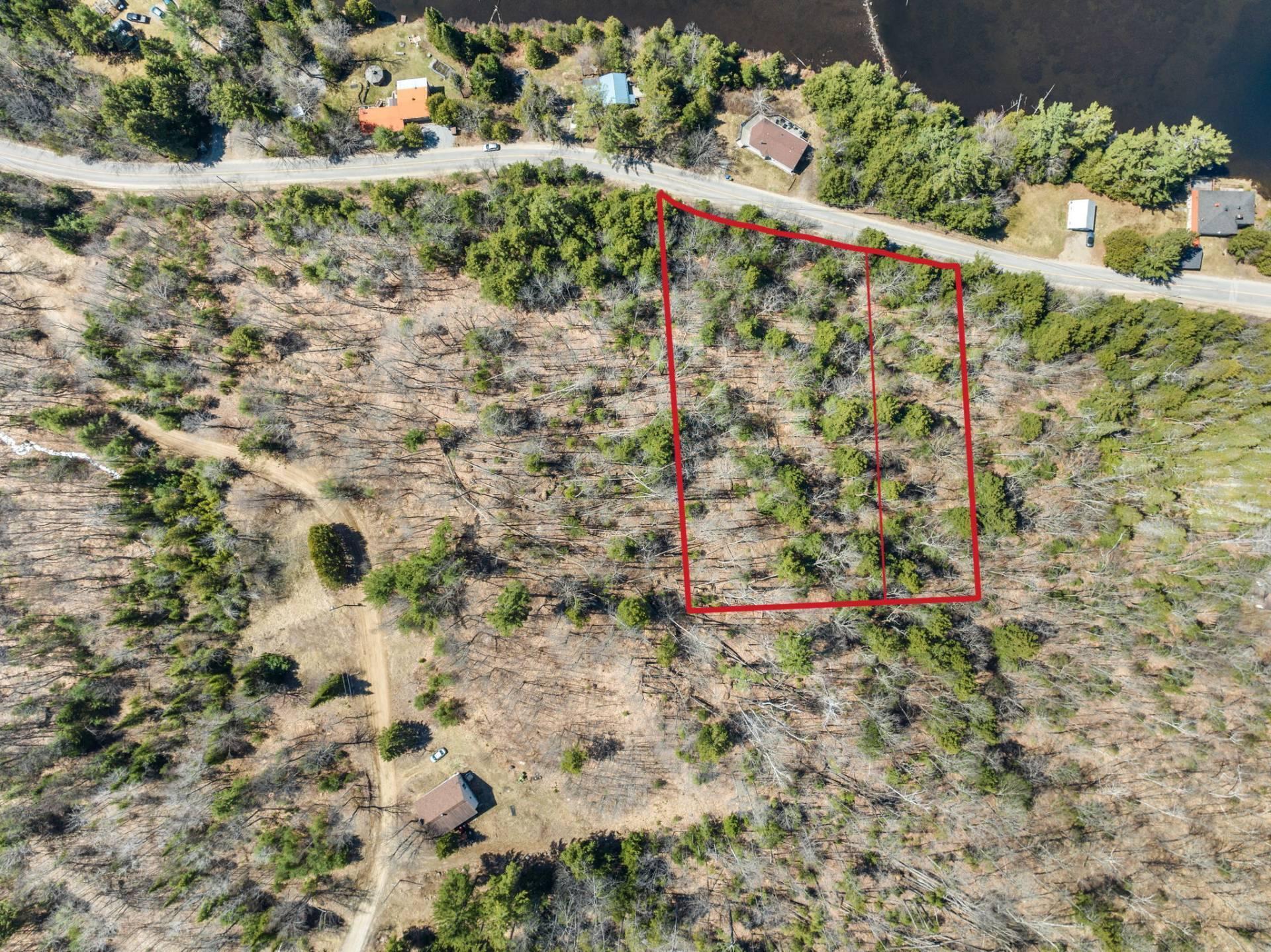 Land in Val-des-Monts 2