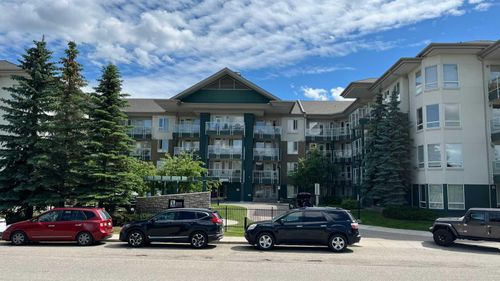203-3111 34 Ave Nw, Calgary, AB, T2L0Y2 | Card Image