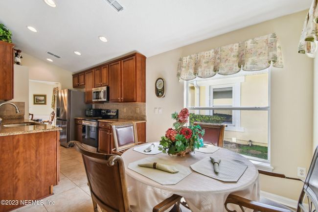 9094 Honeybee Lane, House other with 3 bedrooms, 2 bathrooms and null parking in Jacksonville FL | Image 15