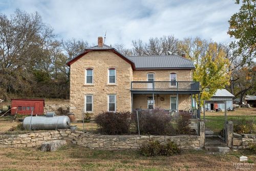 22507 Hessdale Rd, Alma, KS, 66401-8035 | Card Image