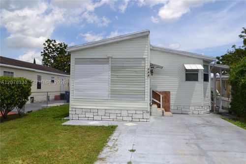 lot-584-19800 Sw 180th Ave, Miami, FL, 33187-2646 | Card Image