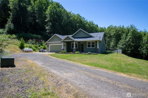 272 Trout Lakes Rd, Castle Rock, WA, 98611-9124 | Card Image