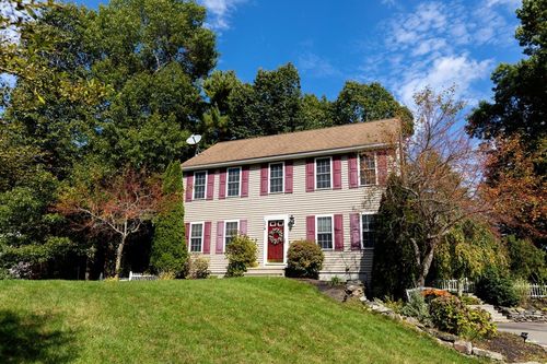 179 Center St, Carver, MA, 02330-1273 | Card Image