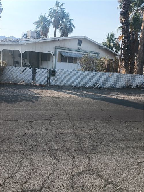 1883 Surf And Sand Dr, Bullhead City, AZ, 86442-5145 | Card Image