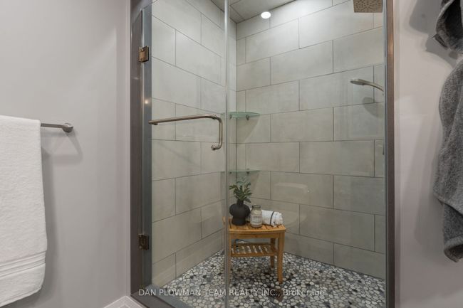 1682 Heathside Cres, House other with 5 bedrooms, 5 bathrooms and 4 parking in Pickering ON | Image 32