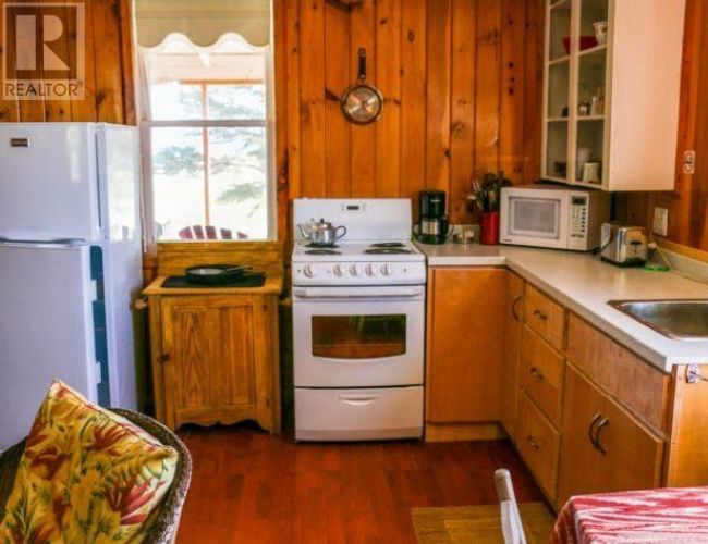 609 Queens Point Rd, Home with 7 bedrooms, 3 bathrooms and null parking in Grand Tracadie PE | Image 15