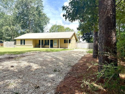 206 Glenwood Dr, Carriere, MS, 39426-7658 | Card Image