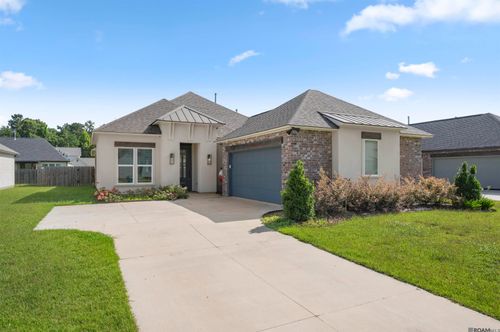 9587 S Creek Dr, Denham Springs, LA, 70726 | Card Image
