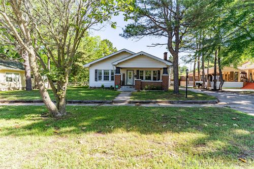 411 6th Ave, Bristow, OK, 74010-3101 | Card Image