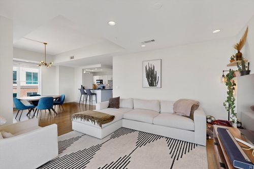 ph-736-5055 Addison Cir, Addison, TX, 75001-6325 | Card Image