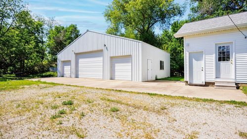 24410 N 1750 East Rd, Hudson, IL, 61748-9115 | Card Image