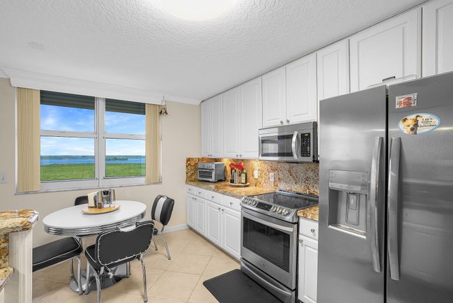 APT-1901 - 5049 N Highway A1a, Condo with 3 bedrooms, 2 bathrooms and null parking in Hutchinson Island FL | Image 26