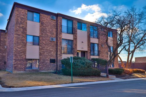 301-170 Dunteman Dr, Glendale Heights, IL, 60139-1619 | Card Image