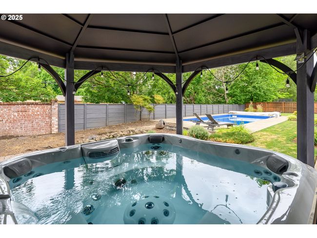2351 Nw Pinehurst Dr, House other with 5 bedrooms, 3 bathrooms and 3 parking in McMinnville OR | Image 36