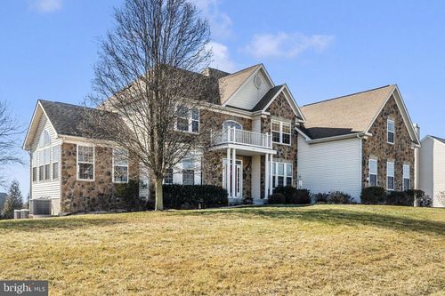 1068 Briarbend Way, GREENCASTLE, PA, 17225-8538 | Card Image
