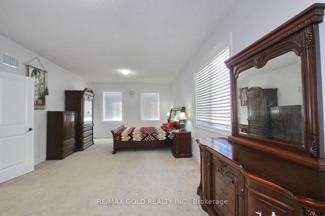 14 Ladbrook Cres, House other with 7 bedrooms, 5 bathrooms and 4 parking in Brampton ON | Image 27