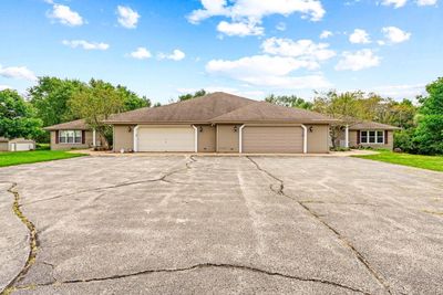 S31W28969 Sunset Drive, Condo with 5 bedrooms, 3 bathrooms and null parking in GENESEE WI | Image 3