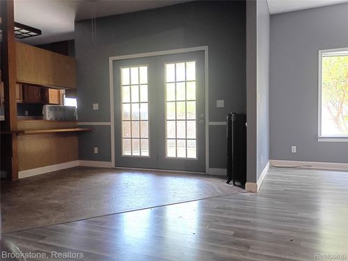 2-510 Pleasant St, Charlotte, MI, 48813-1912 | Card Image