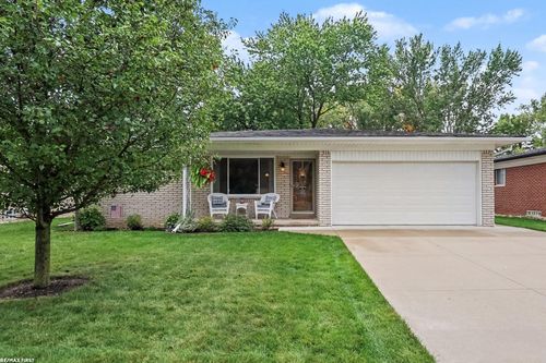 17512 Contesti Dr, Clinton Township, MI, 48035-2337 | Card Image