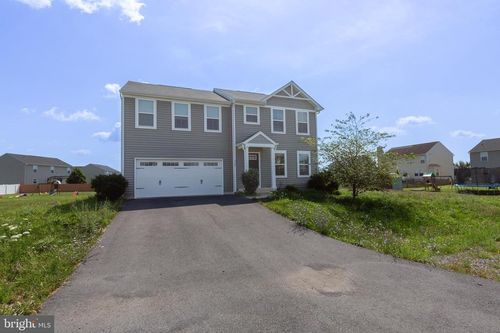 228 Chandlers Glen Dr, BUNKER HILL, WV, 25413-2127 | Card Image