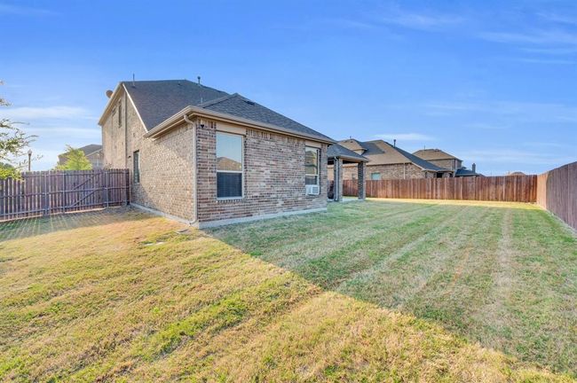 717 Willowbranch Ln, House other with 4 bedrooms, 4 bathrooms and 2 parking in Midlothian TX | Image 4