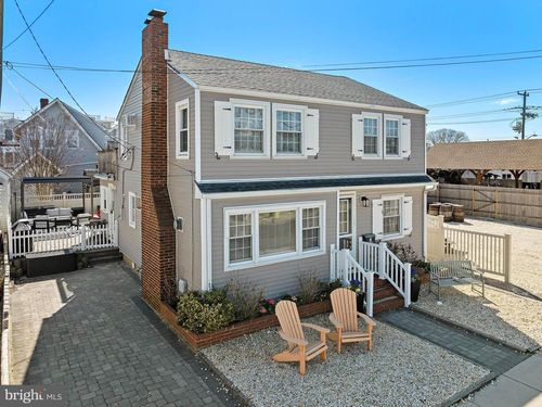 8 E Maryland Ave, LONG BEACH TOWNSHIP, NJ, 08008-2750 | Card Image