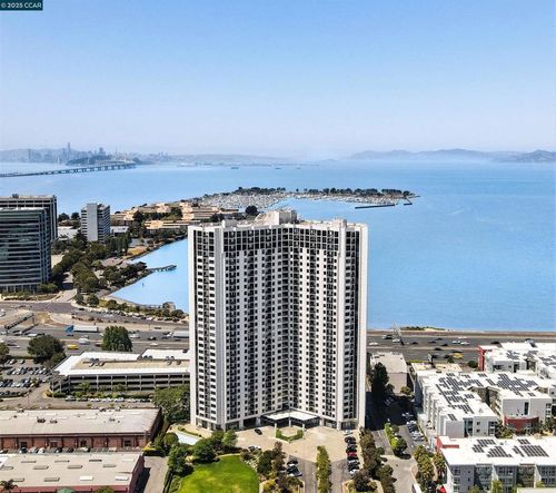 apt-514-6363 Christie Ave, Emeryville, CA, 94608-1916 | Card Image