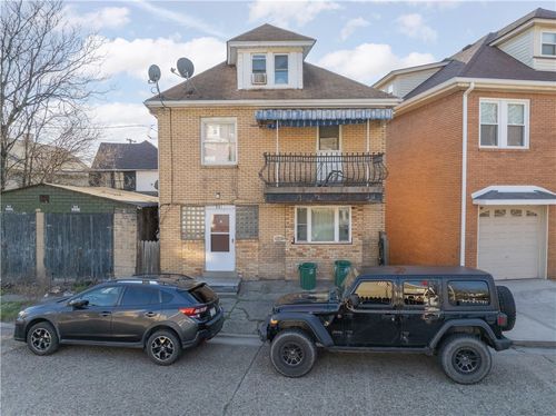 881 Lenz Ave, Ambridge, PA, 15003-2052 | Card Image
