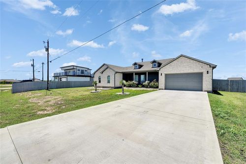108 Bianca Cir, Del Valle, TX, 78617-2647 | Card Image