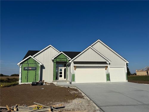 2 Red Fox Cir, Greenwood, MO, 64034-5202 | Card Image