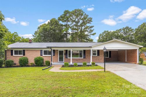 404 Kings Dr, Cherryville, NC, 28021-3526 | Card Image