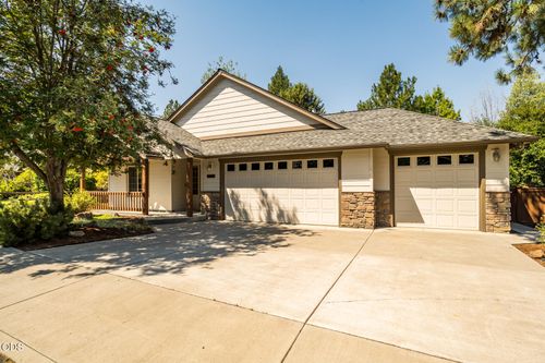 60813 Grand Targhee Dr, Bend, OR, 97702-8115 | Card Image