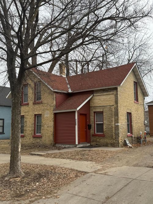 320 8th Ave S, Saint Cloud, MN, 56301-4209 | Card Image