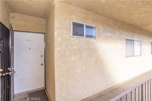 apt-207-6255 Woodman Ave, Valley Glen, CA, 91401-2954 | Card Image