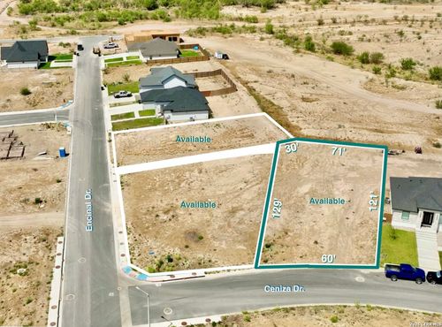 807 Ceniza Dr, Eagle Pass, TX, 78852-3368 | Card Image