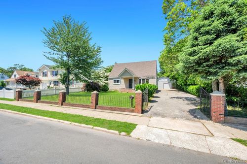 27 Yarnell St, Brentwood, NY, 11717-3320 | Card Image