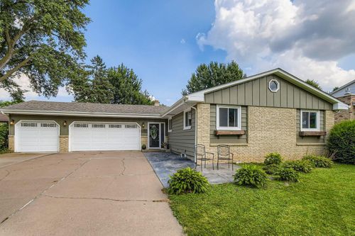 1479 17th Ave Nw, New Brighton, MN, 55112-5524 | Card Image